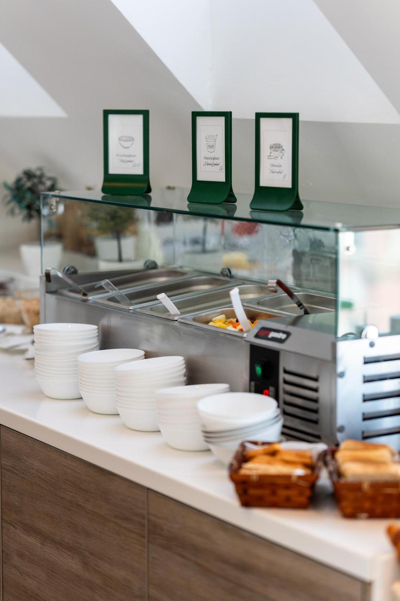 Design & Budget Hotel Wien Schoenbrunn Екстериор снимка